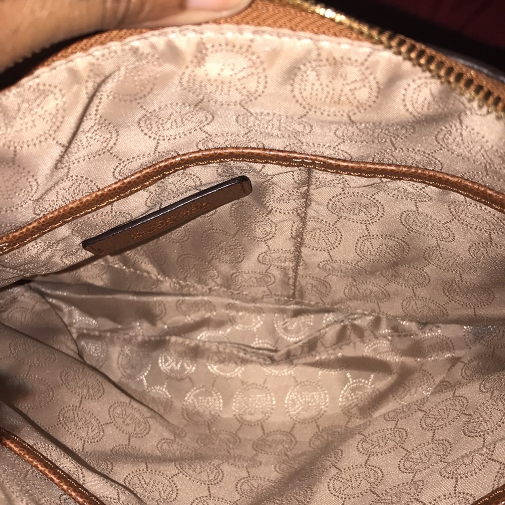 S🚫LD‼️Authentic Michael Kors Handbag & Matching Wallet Set - Picture 2 of 8